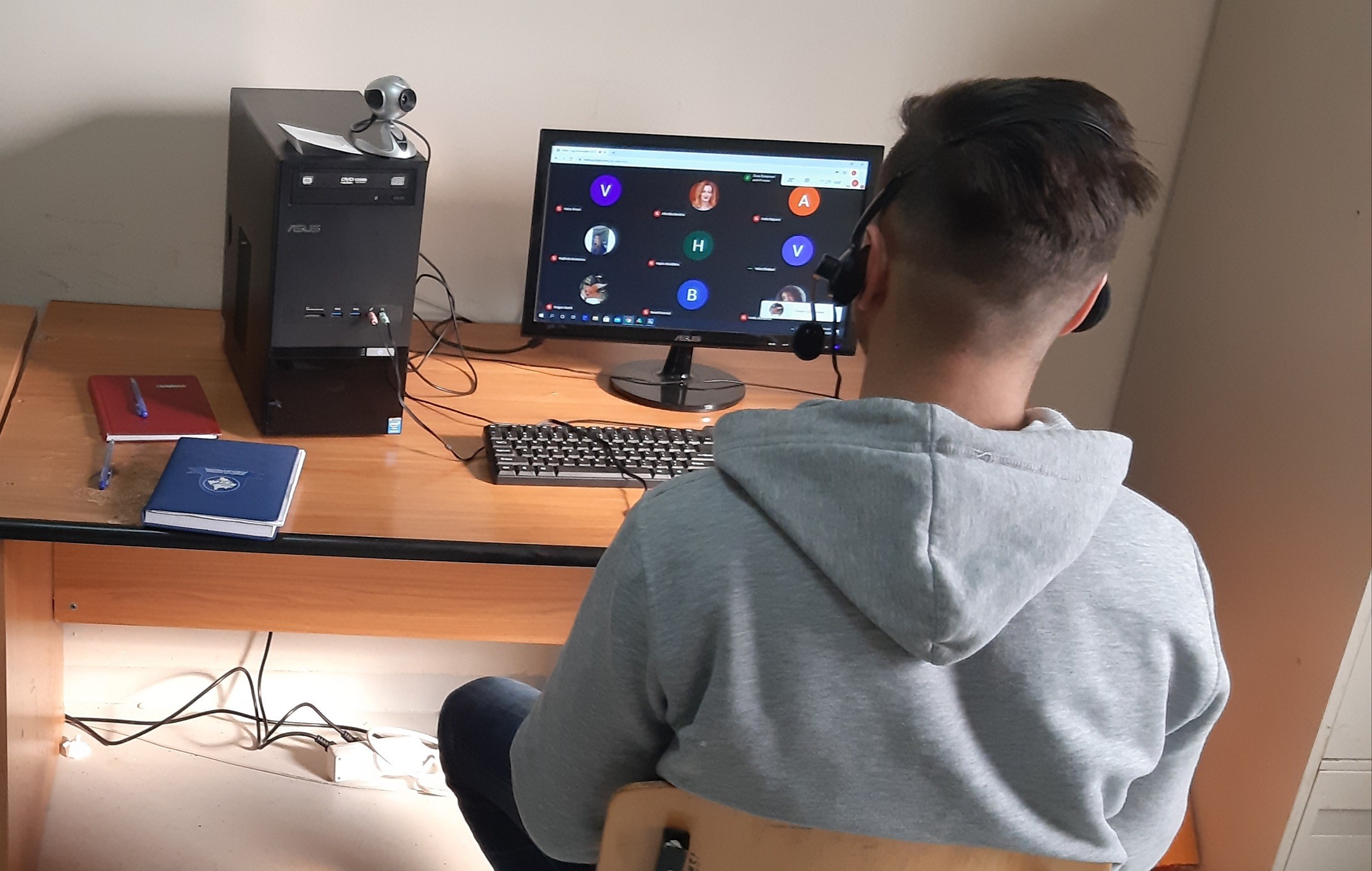 Dy të mitur në burgun e Lipjanit po vazhdojnë studimet universitare