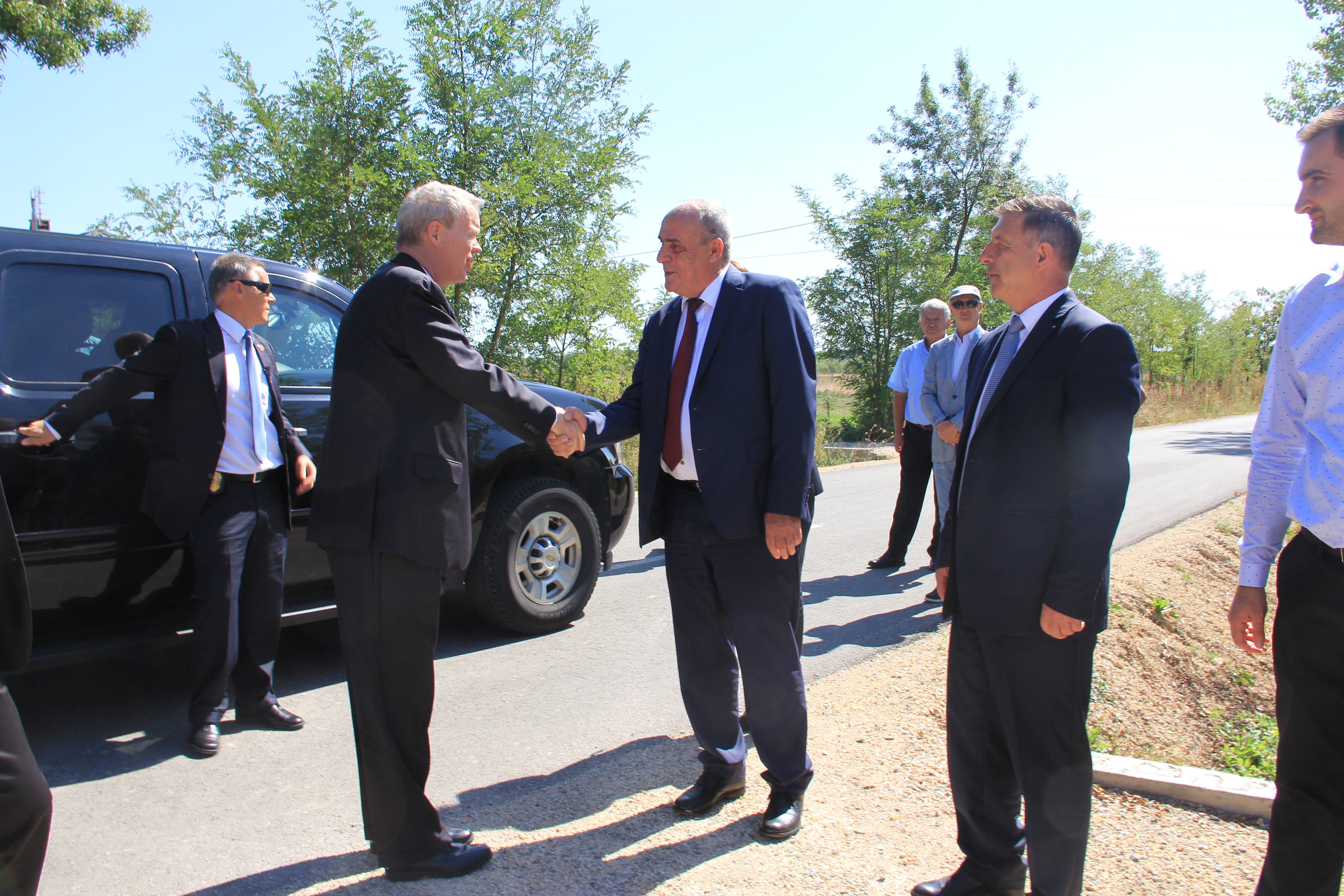 Inaugurohet rruga “ Dituria” në Tomoc 