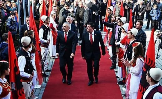 Gjiani i bënë bashkë shqiptarët nga të gjitha trojet