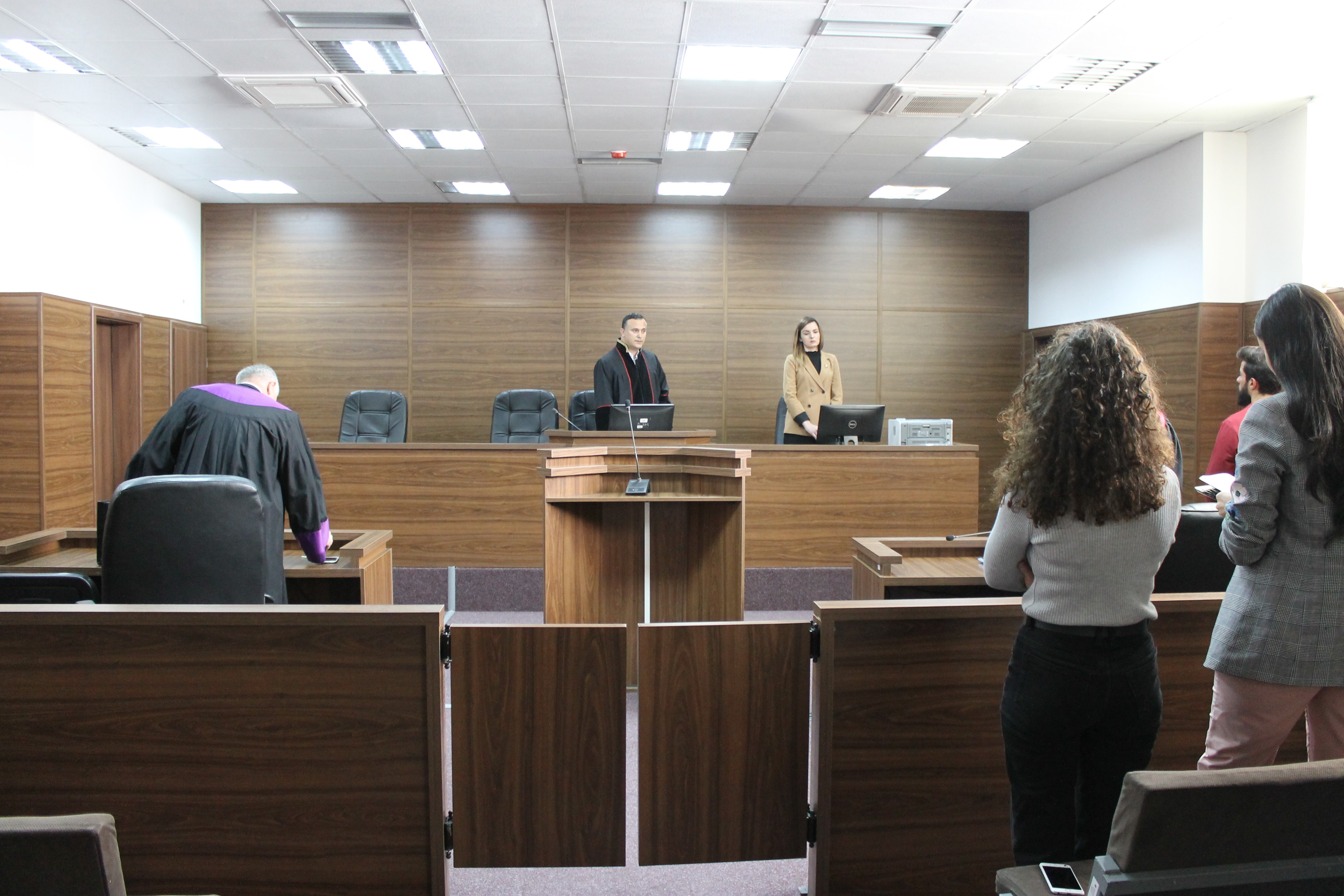 Dy vjet burgim ndaj të pandehurit A.B. për kultivim të bimëve narkotike 