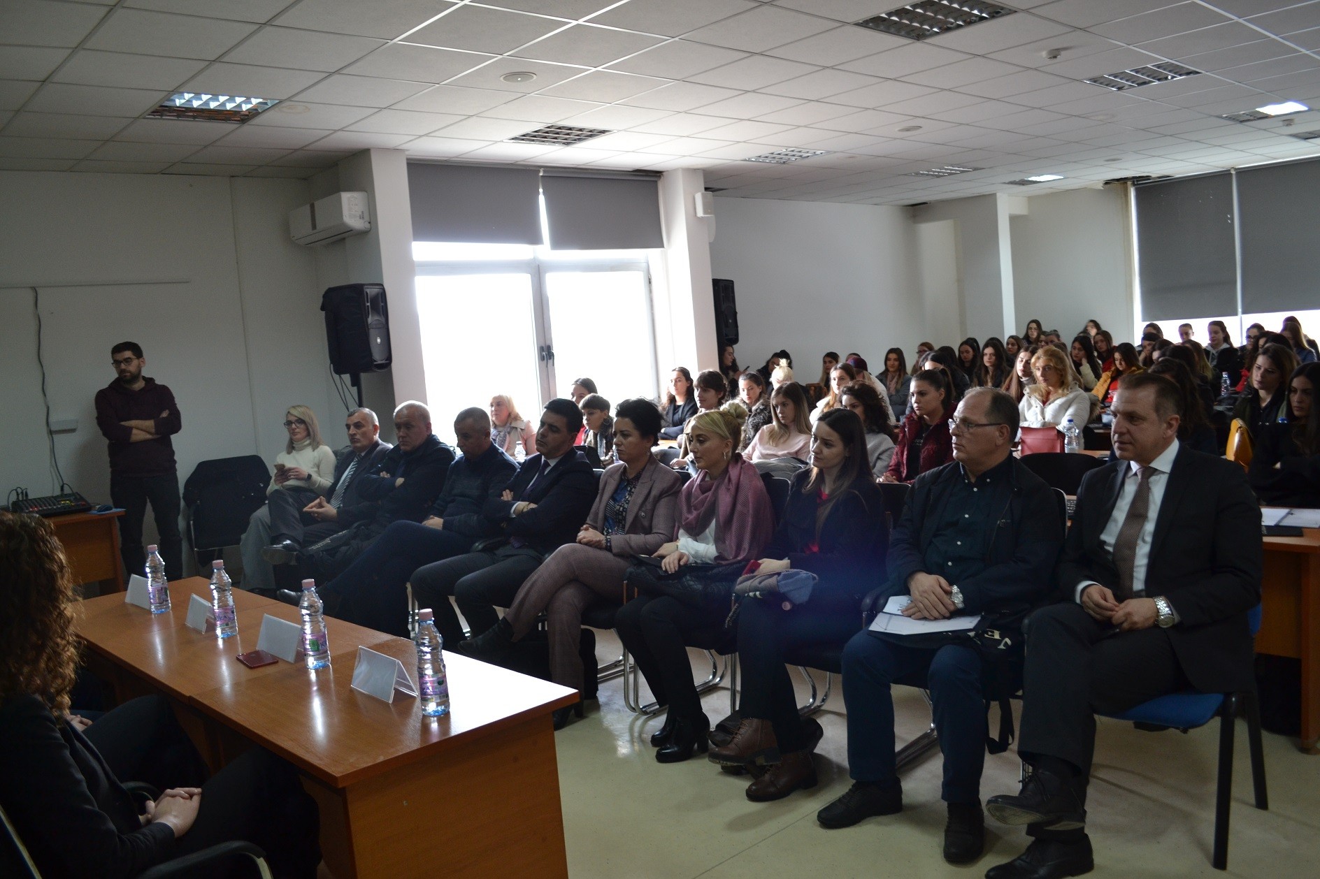 Inkurajohen vajzat dhe gratë që të shfrytëzojnë bursat “Gratë në Energji”