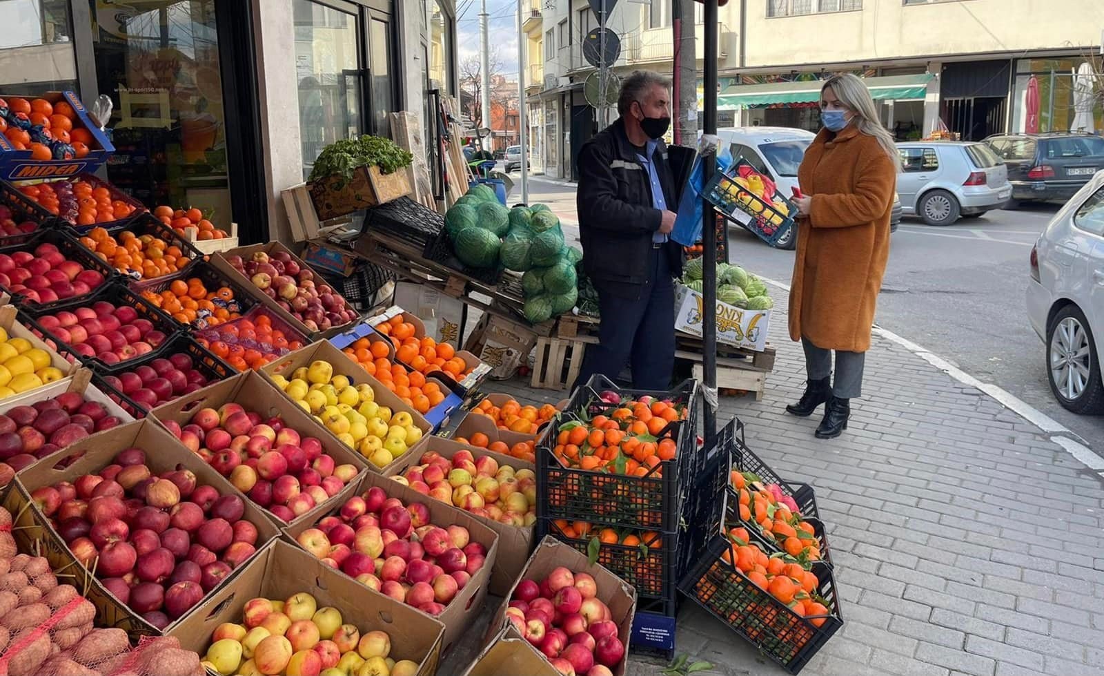 Inspektorët e Rahovecit lirojnë trotuaret dhe ekspozimin e mallrave