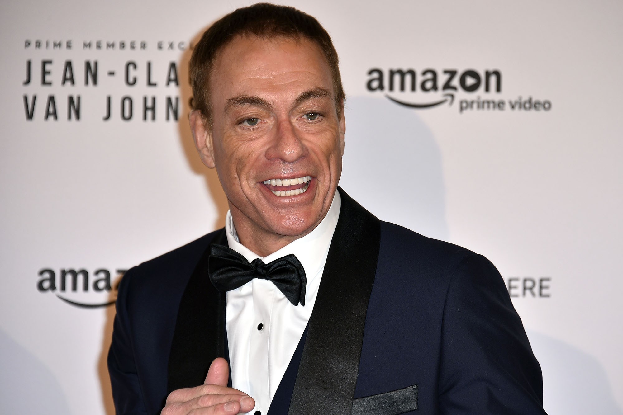  Jean-Claude Van Damme viziton sot Kosovën