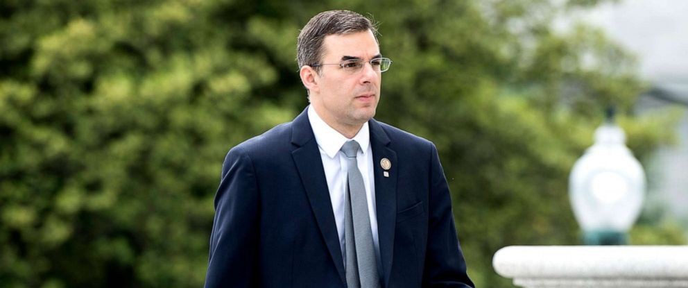 Deputeti republikan Justin Amash kërkon shkarkimin e Trumpit