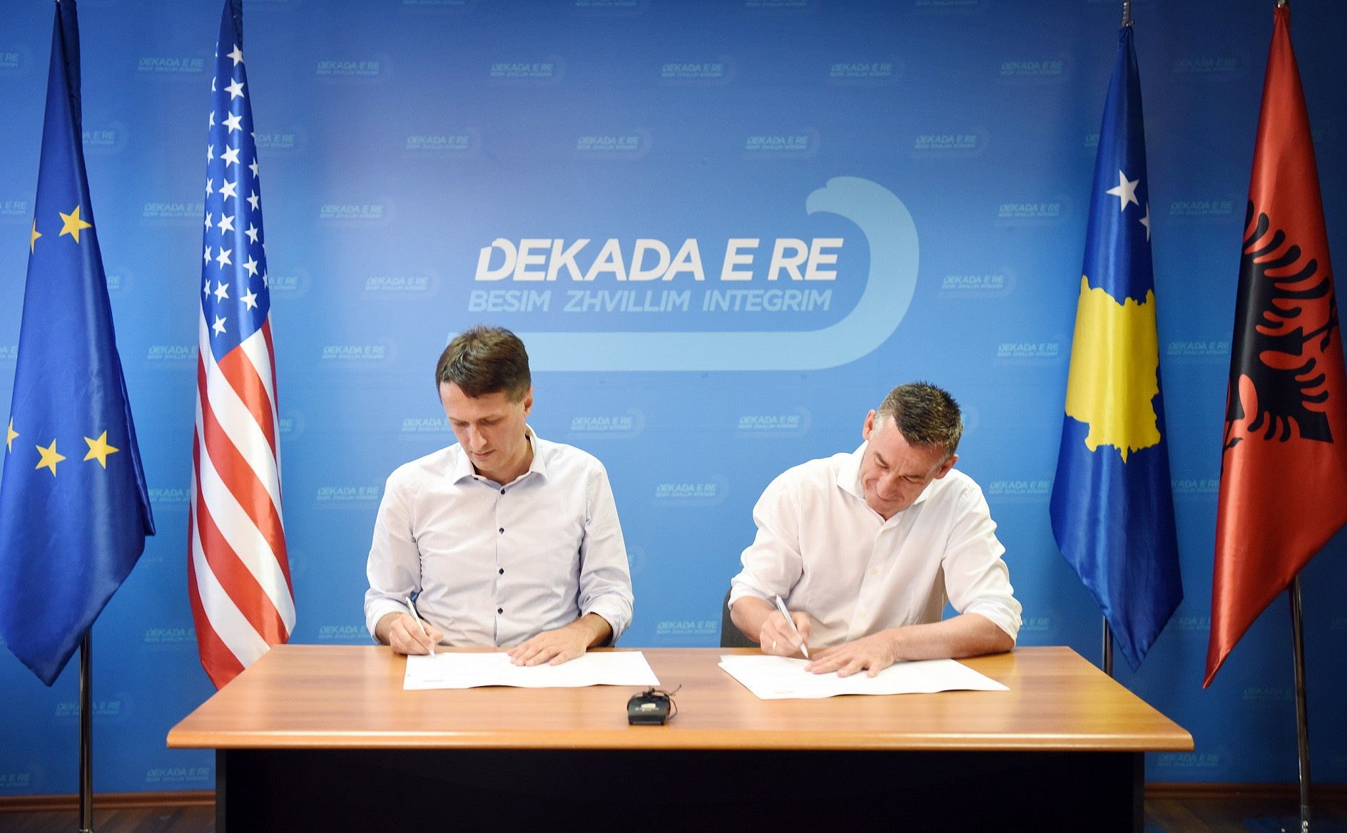 PDK dhe LB nënshkruajnë marrëveshje koalicioni
