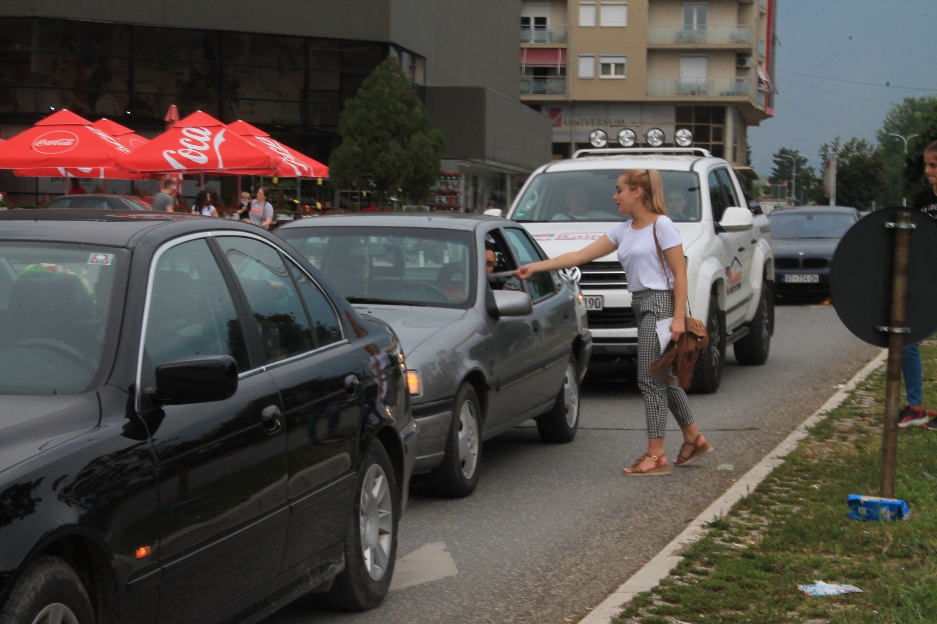 Vozitësit duhet të shtojnë kujdesin në trafik duke mos përdorur telefonat