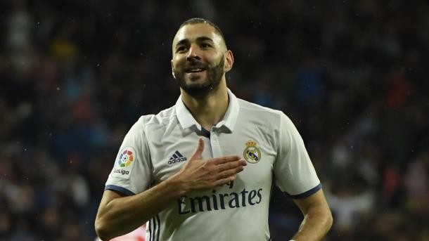 Benzema vazhdon kontratën me Real Madridin