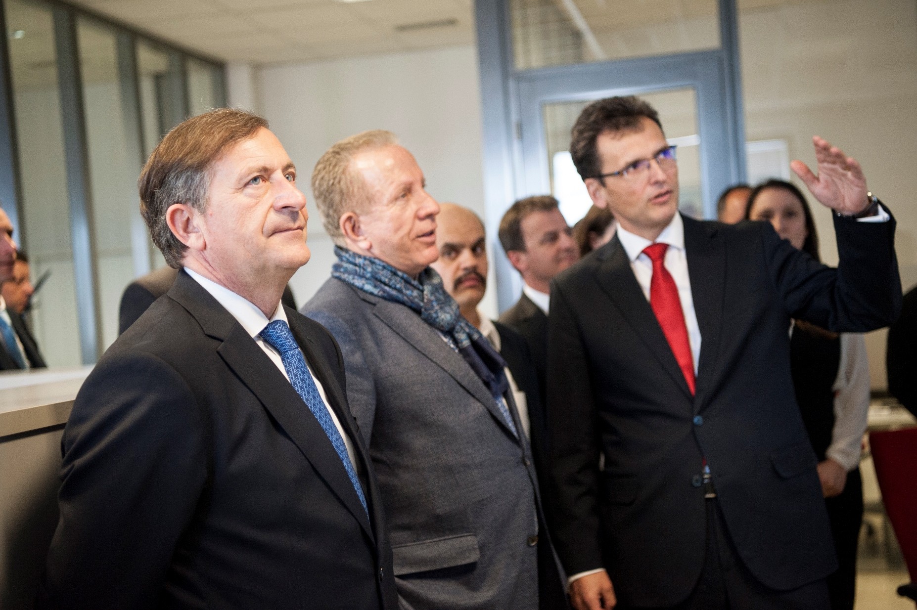 Ministri i Jashtme i Sllovenisë dhe ai Kosovës vizitojnë IPKO-në