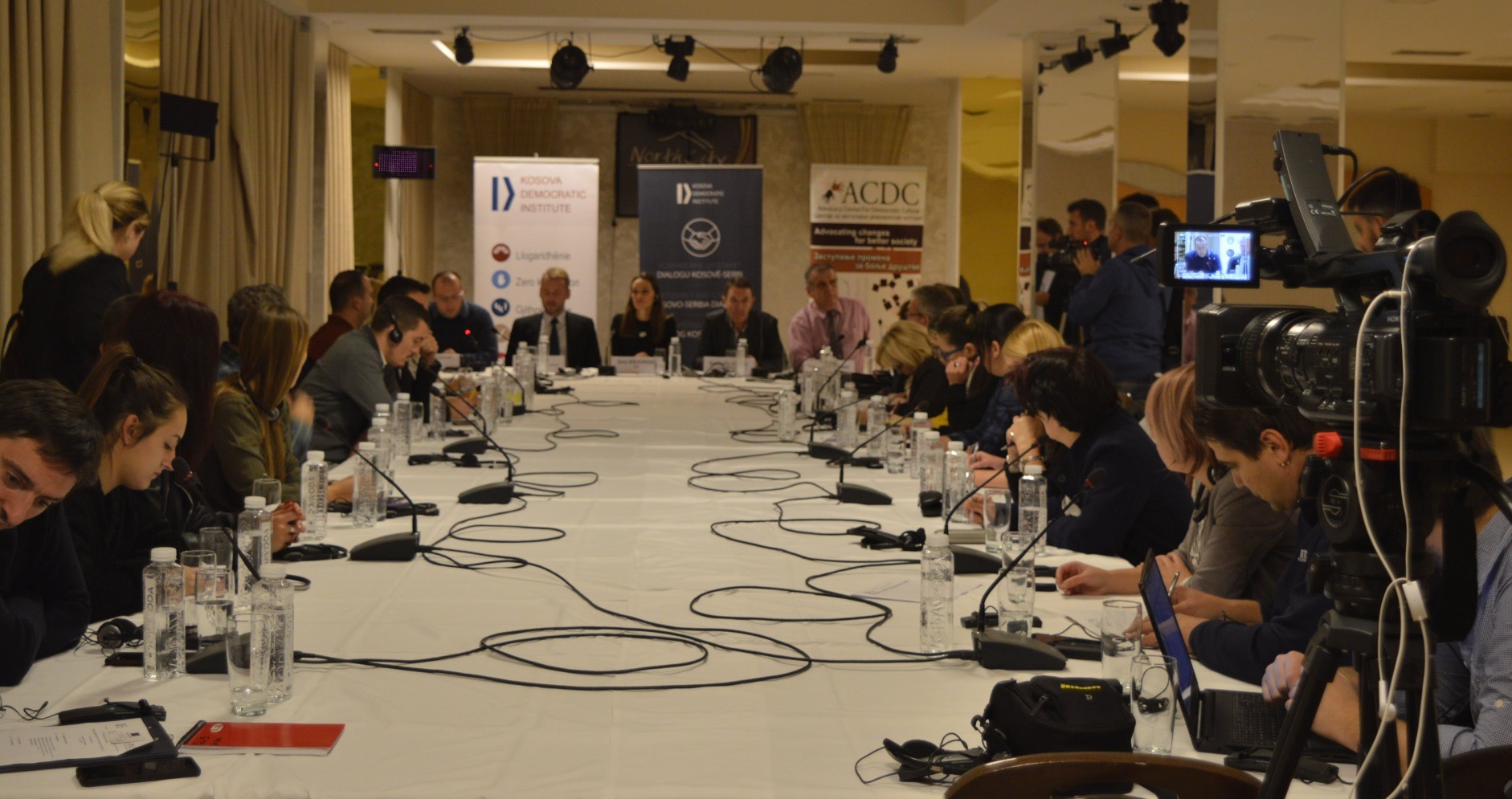 Shqiptarët dhe serbët mitrovicas kërkojnë të përfshihen në dialogun Kosovë-Serbi