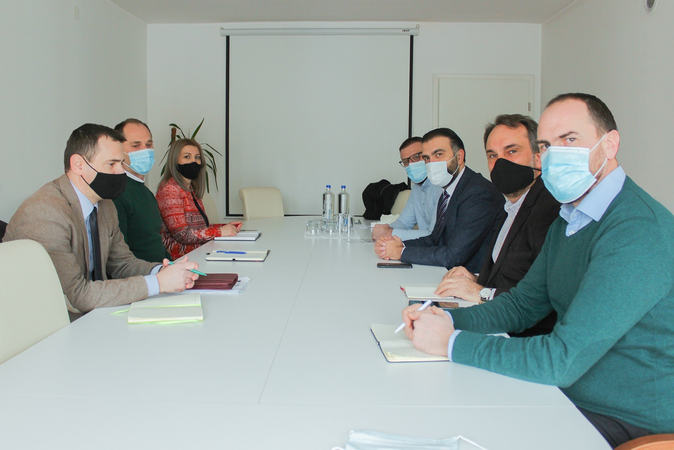 Klubi i Prodhuesve informohet nga ZRrE-ja për hapjen e tregut të energjisë
