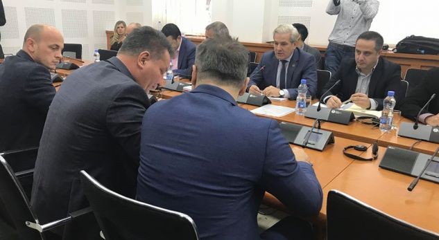 Thaçi e Haradinaj intervistohen nga Komisioni hetimor për dëbimin turqve