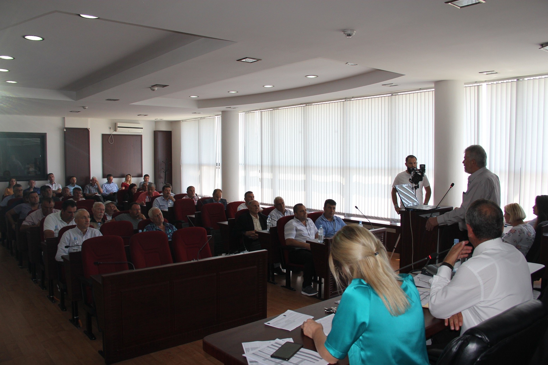 Istogu mban dëgjim publik për Kornizën Afatmesme Buxhetore