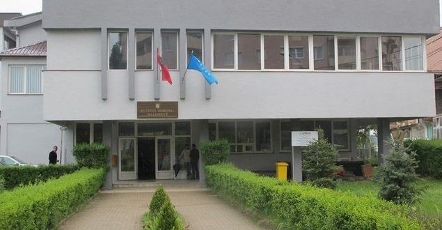 Nga çerdhe të dijes, Begaj e kthen arsimin në çerdhe të korrupsionit