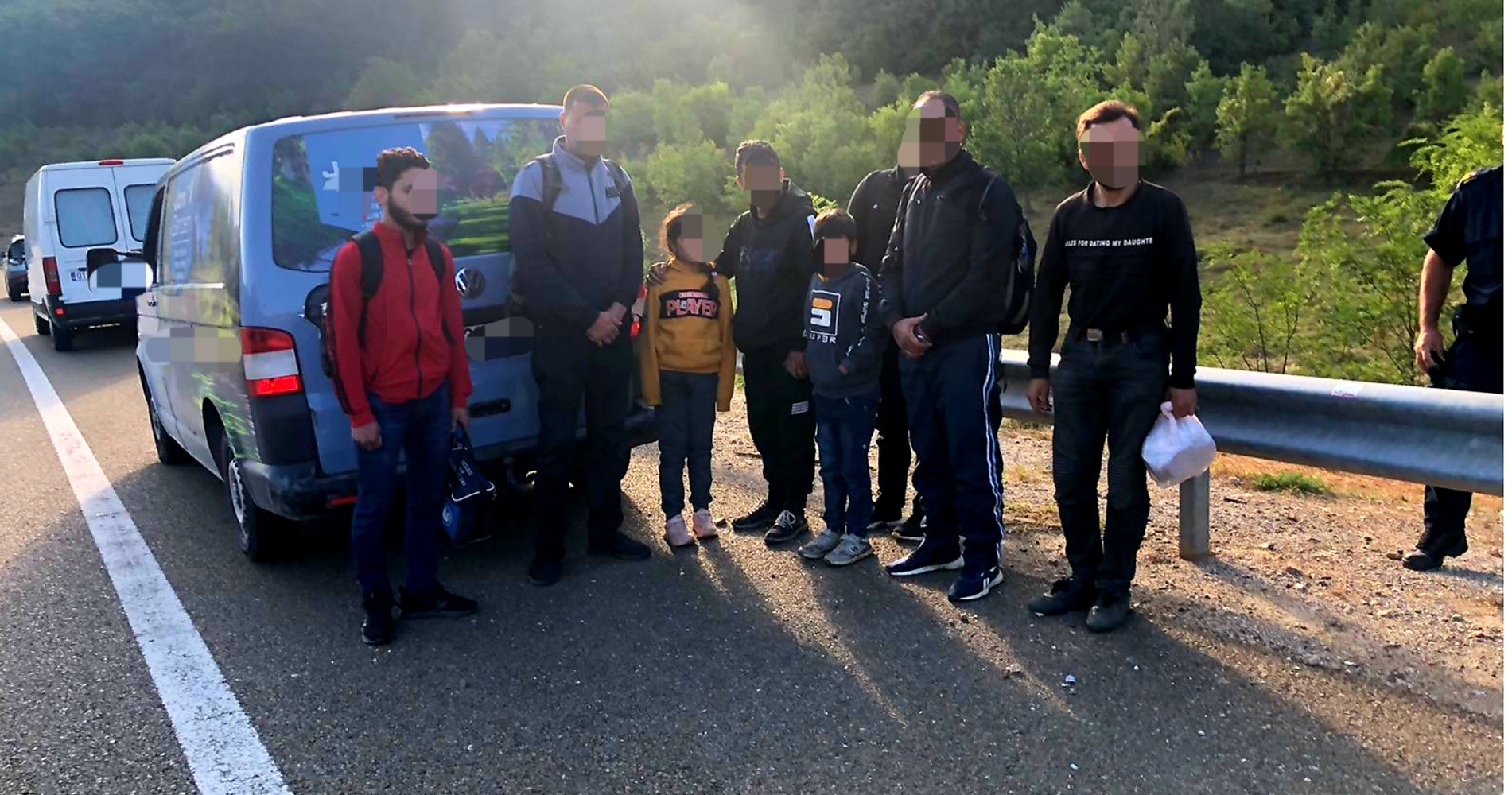 Arrestohen tre të dyshuar për përfshirje në ‘kontrabandë me emigrantë’