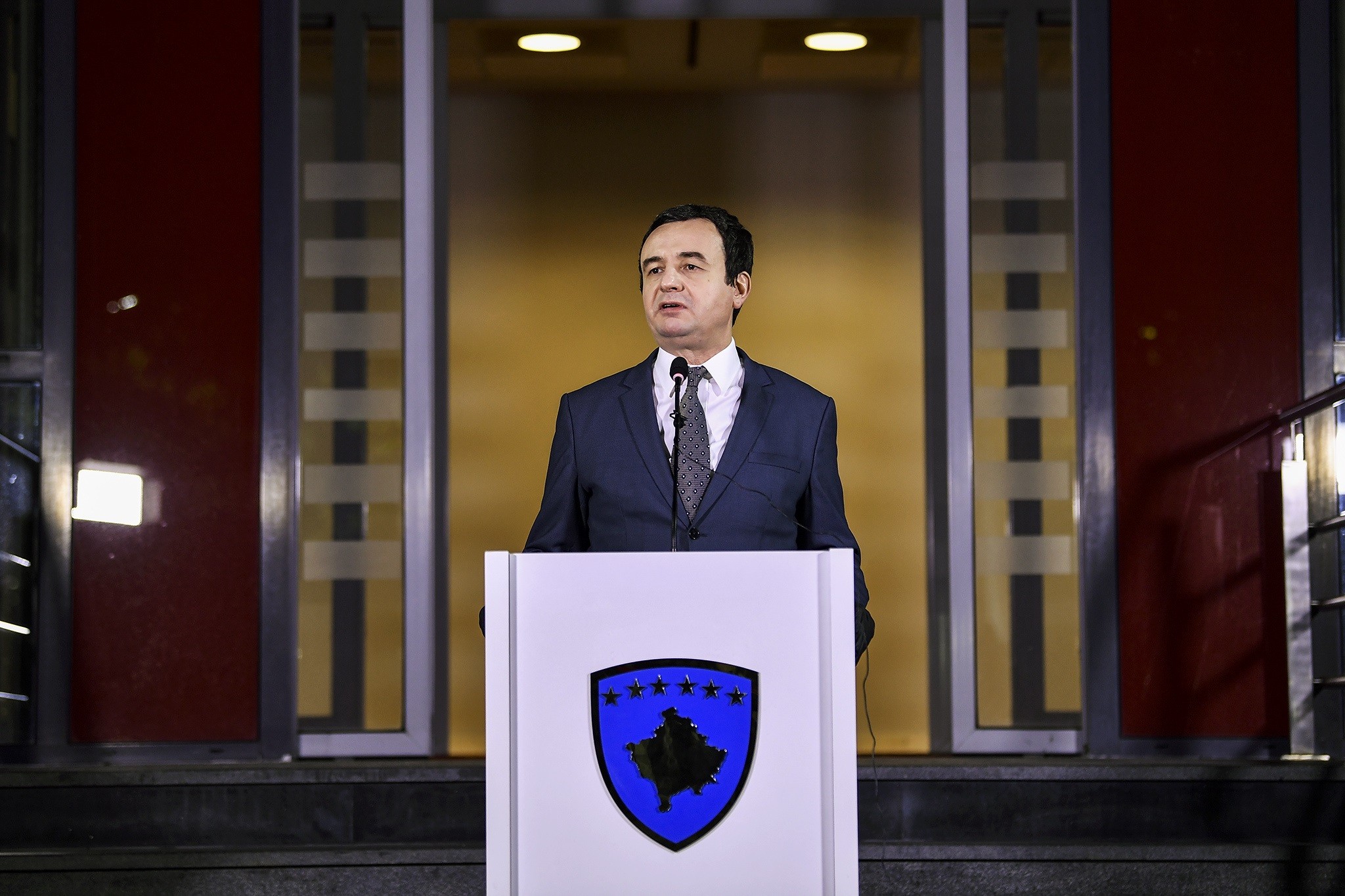 Kryeministri Kurti fton në takime tre liderët e partive opozitare