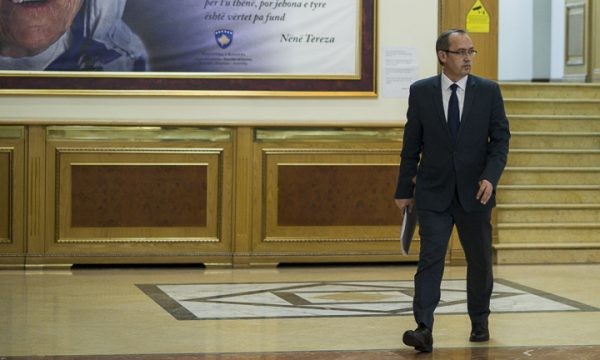 Hoti kërkon të pezullohen punimet në rrugën që prek zonën Manastirit të Deçanit