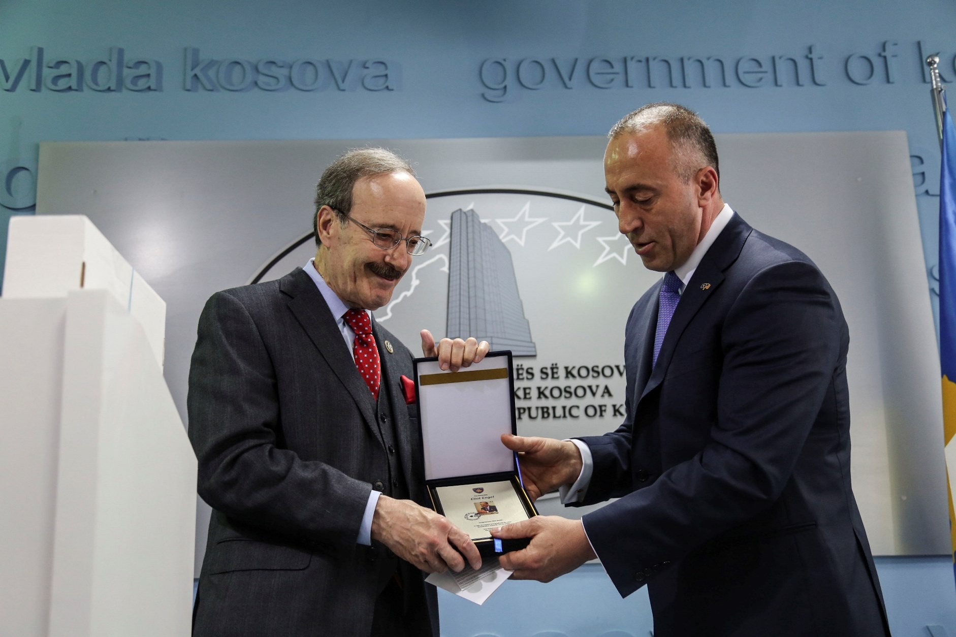 Qeveria mbajti mbledhje solemne në nderim te kongresistit Eliot Engel