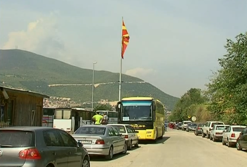 Vazhdon bllokada në kufirin e Maqedonisë me Kosovën