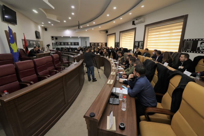Vendimmarrësit e Gjilanit themelojnë 11 trupa ndihmëse të Kuvendit