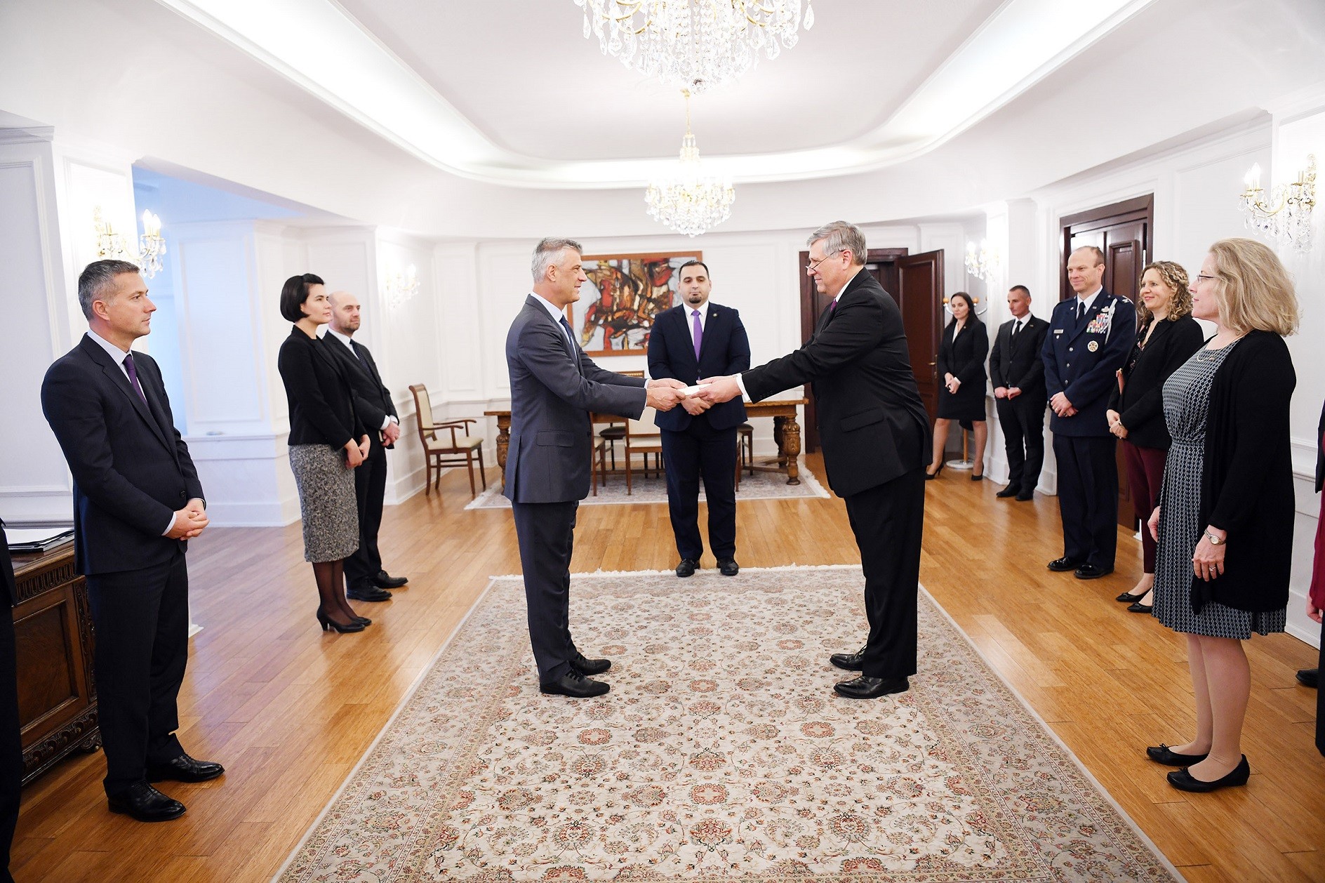 Thaçi pranoi letrat kredenciale nga Ambasadori i ri i SHBA-së, Philip Kosnett