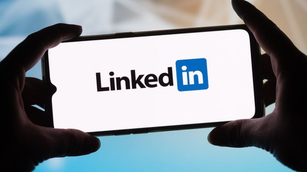 Microsoft paralajmëron mbylljen e faqes LinkedIn në Kinë