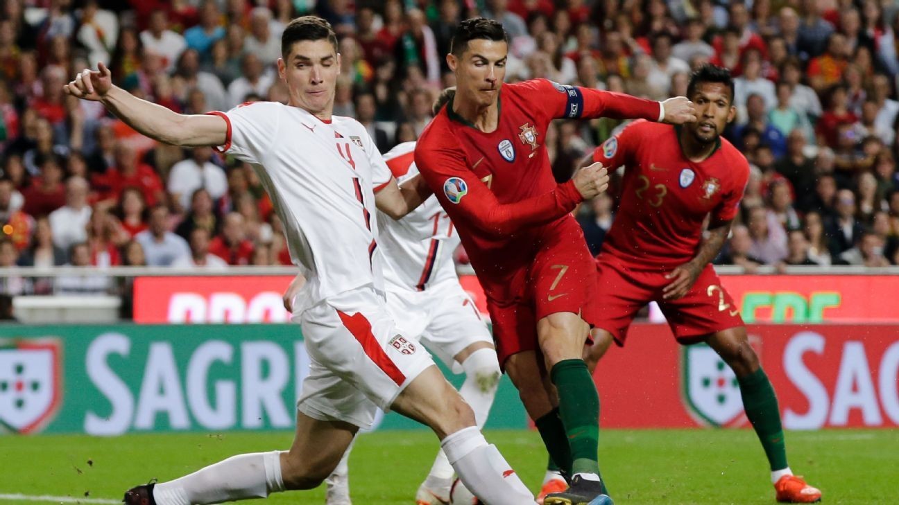 UEFA ndëshkon ekipin e Serbisë për shkak të sjelljeve raciste të tifozëve