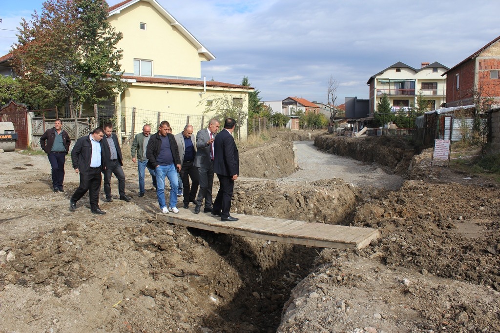 Banorët e “Dardanisë” falënderojnë Lutfi Hazirin për ndërtimin e lumit “Mirusha” 