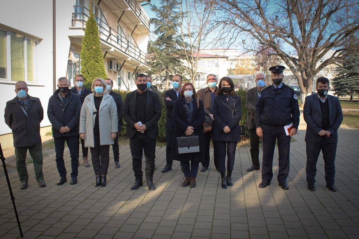 Haziri kërkon nga qytetarët që t’i evitojnë vizitat dhe pritjet për ngushëllime 