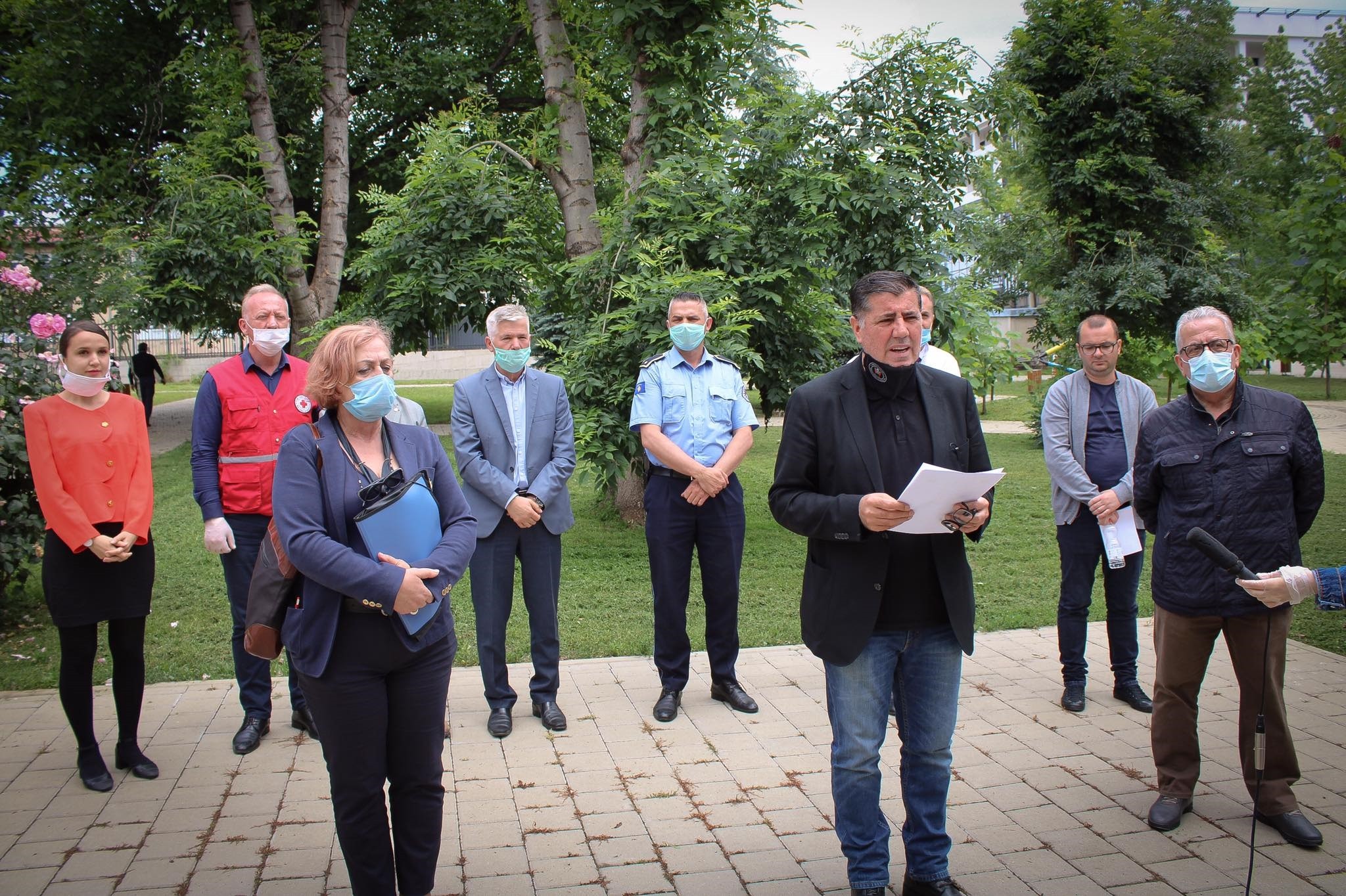 Haziri publikon pakon me masat e reja kundër Covid-19