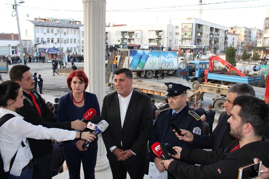 Aksident i rend në Gjilan, një i vdekur dhe 16 të lënduar