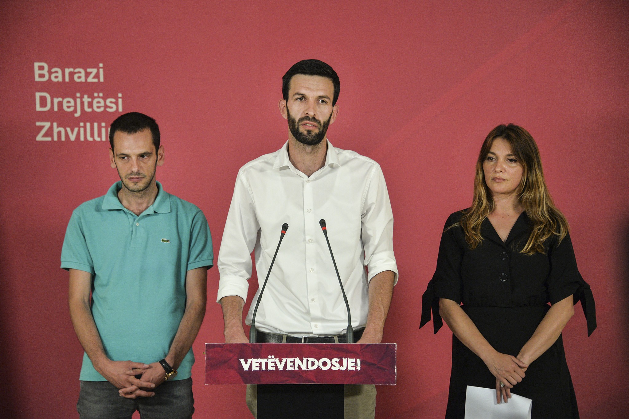 Vetëvendosje: Kryetari i Prishtinës nuk mund ta zaptojë Komunën tonë