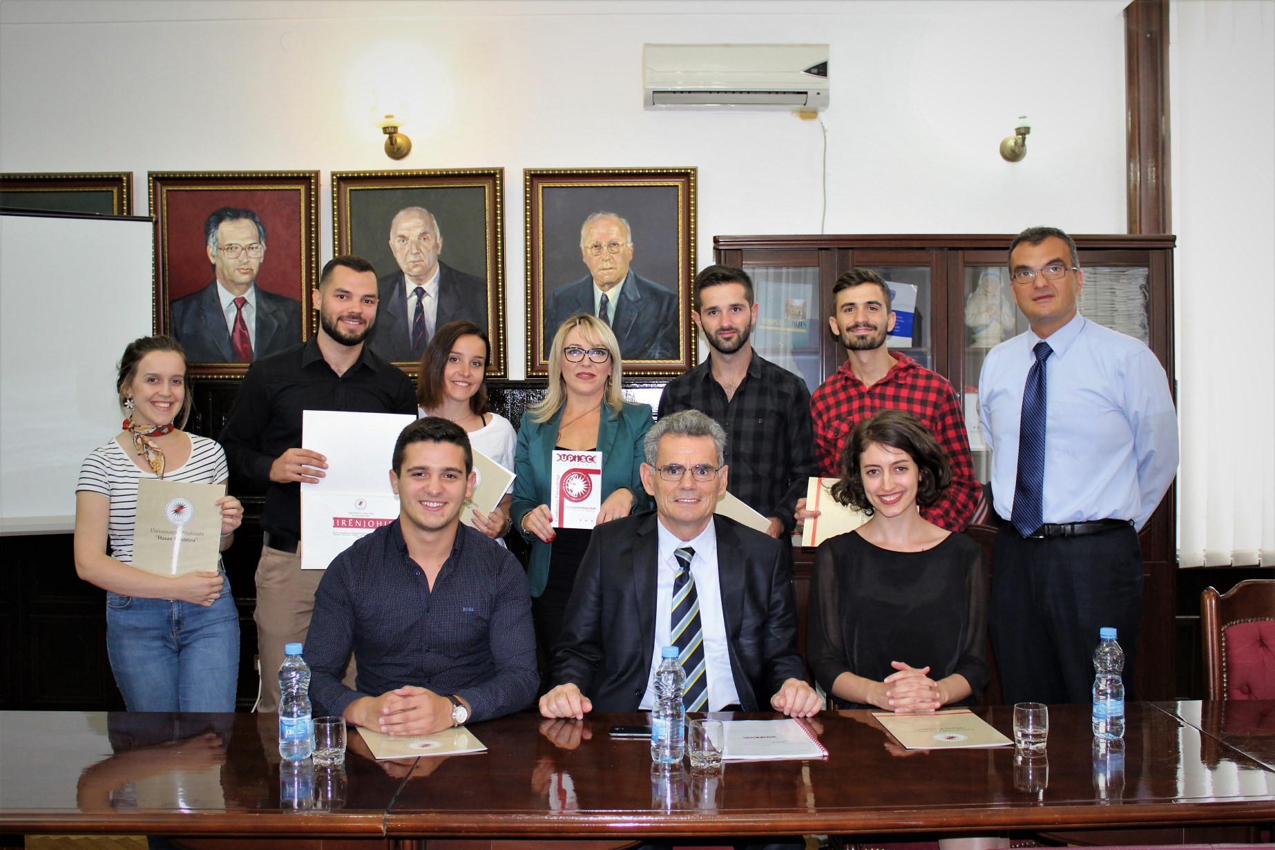 Dema shpërblen studentët e konferencës ndërkombëtare të UP-së