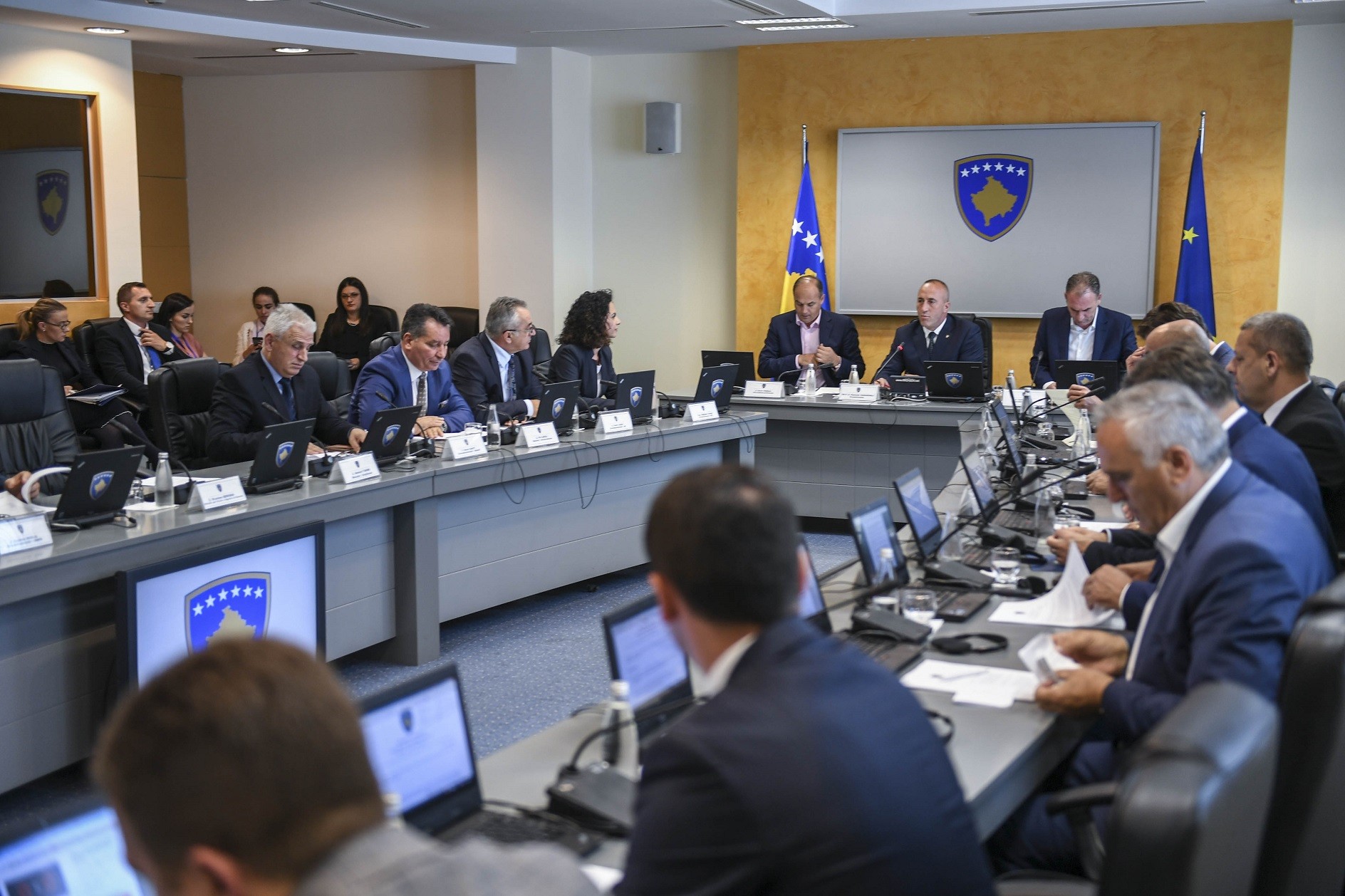 Me ligjin e ri do të ketë rritje pagash për Policinë dhe punëtorët shëndetësorë