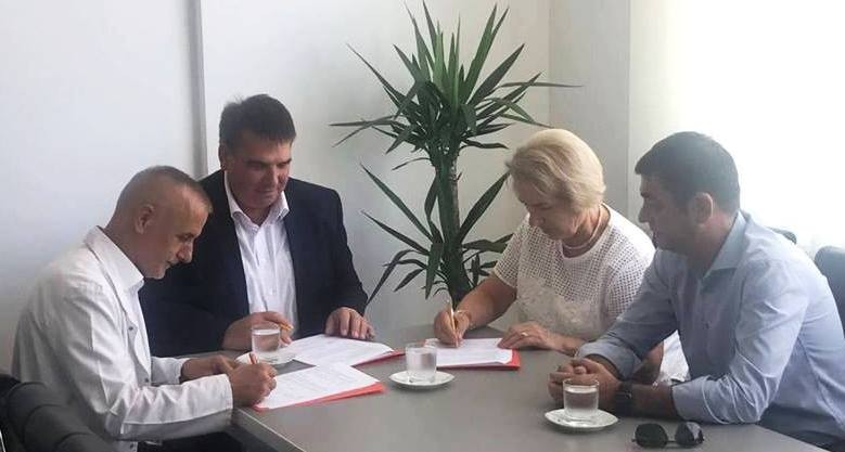 Kryqi i Kuq i Kosovës ndihmon Klinikën Emergjente me ekipe vullnetare