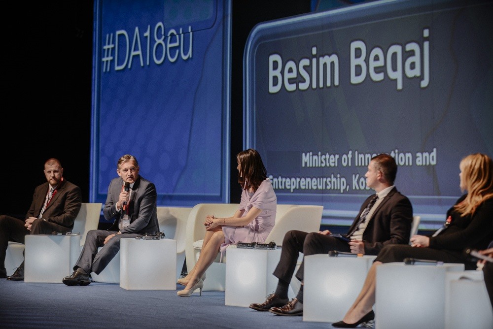 Qeveria i jep prioritet teknologjisë së informacionit dhe komunikimit