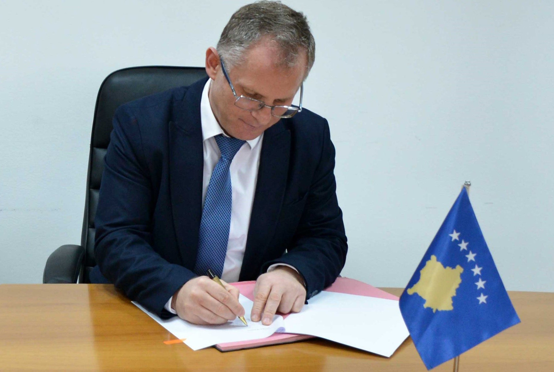 MFT ndihmon me 10 mijë euro rindërtimin e shkollës së djegur të fshatit Dajac