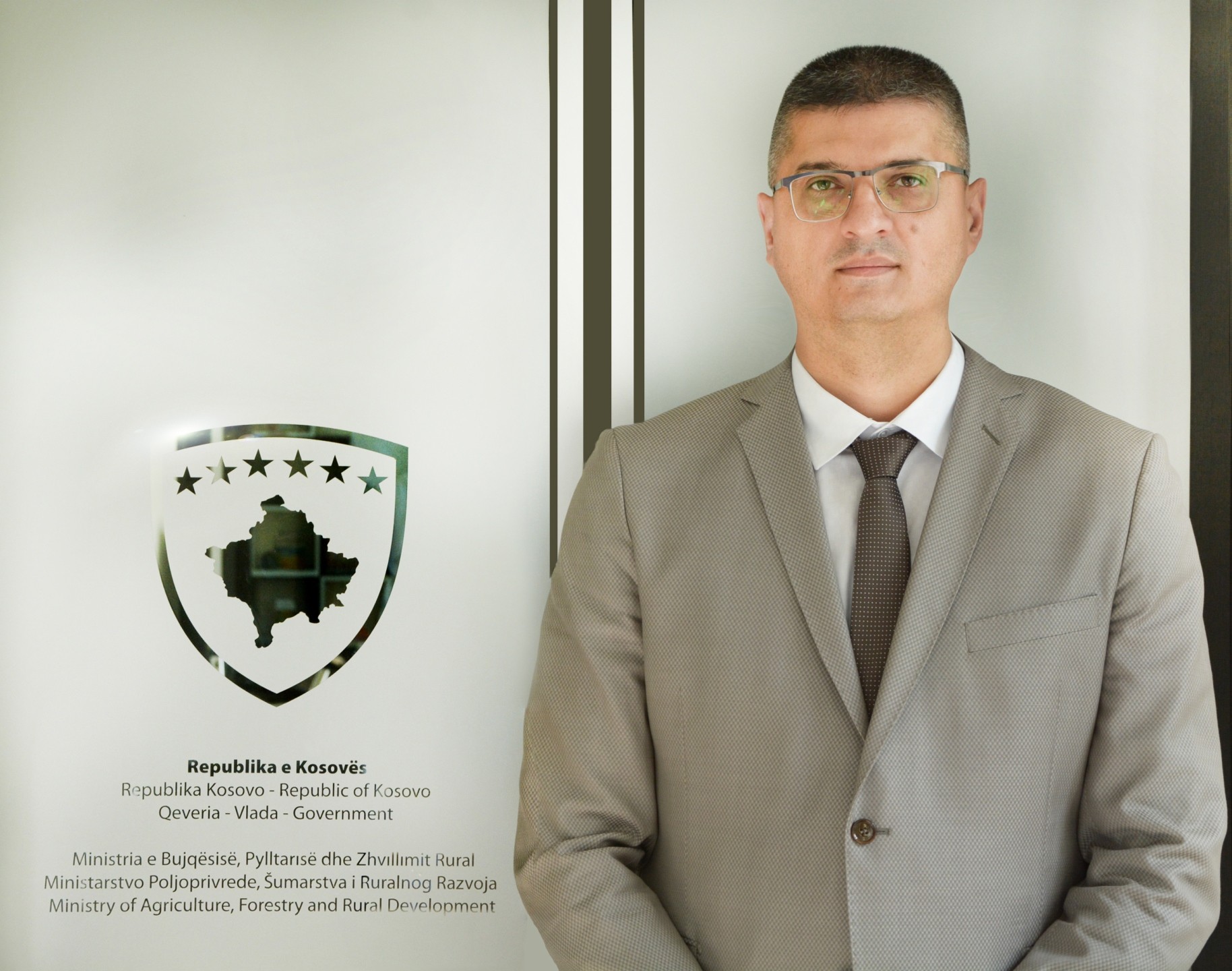 Prokuroria nuk gjen prova se Ministri Rikalo ka kryer krime lufte