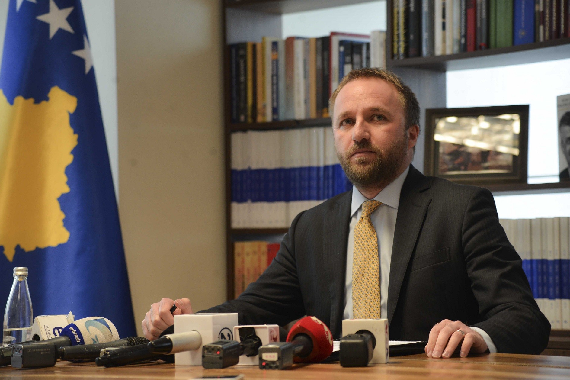Personat me aktakuza mos të përfshihen në listat zgjedhore