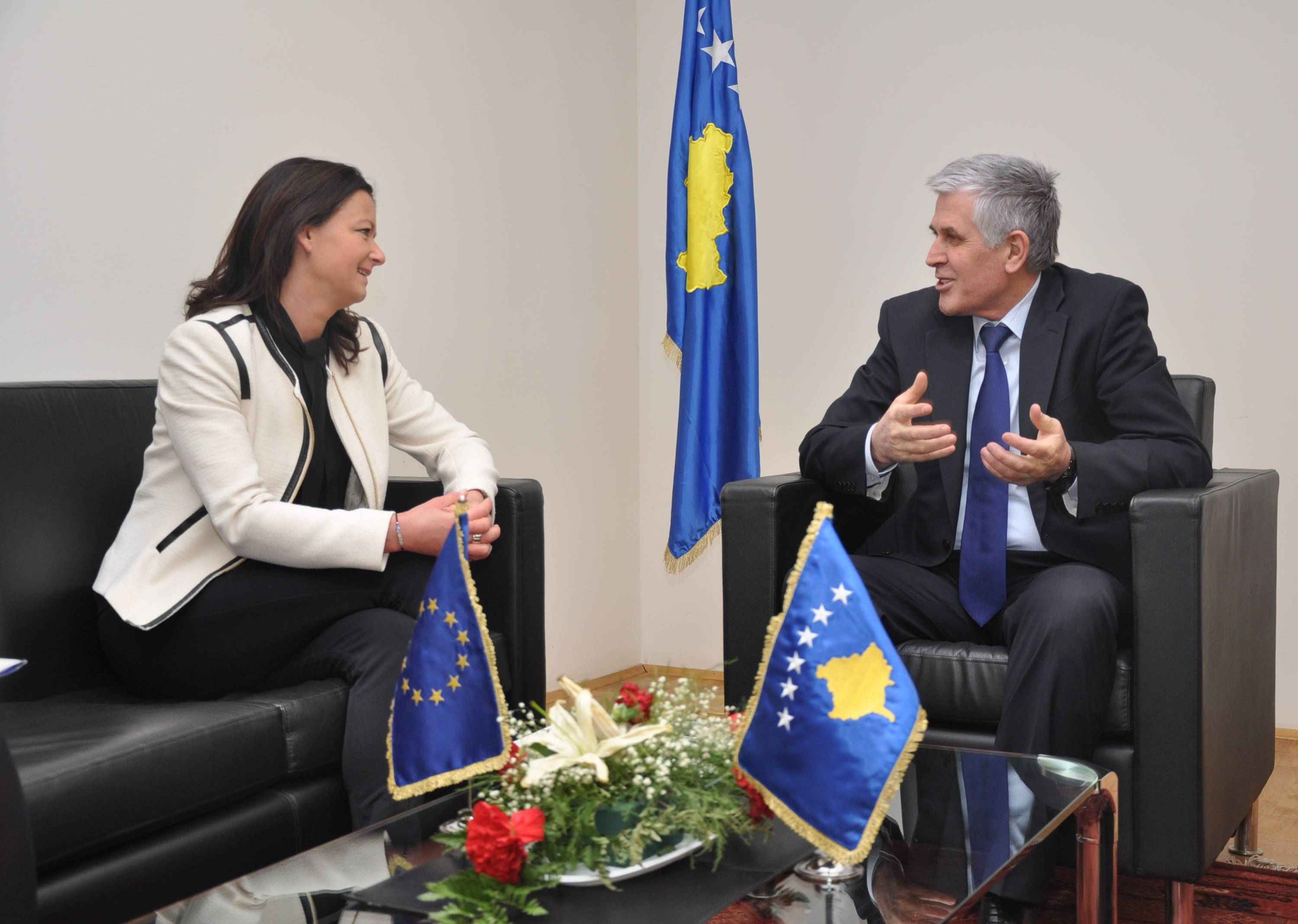 Ministri Rexhepi priti eurodeputeten Tanja Fajon