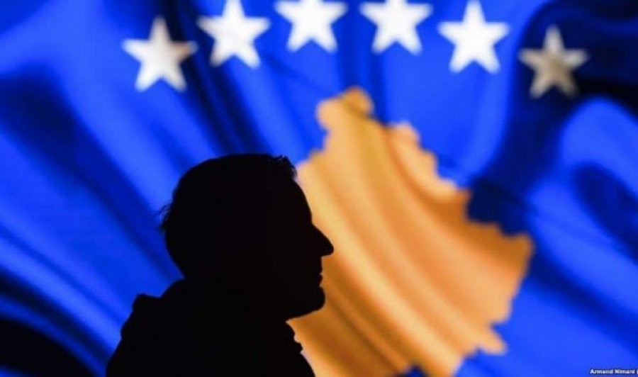 Ministria e Jashtme “shkarkon” 13 ambasadorë të emëruar politikisht