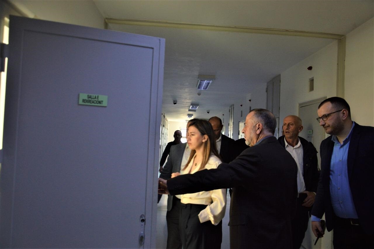 Haxhiu mbikëqyr zbatimin e masave në Burgun e Sigurisë së Lartë