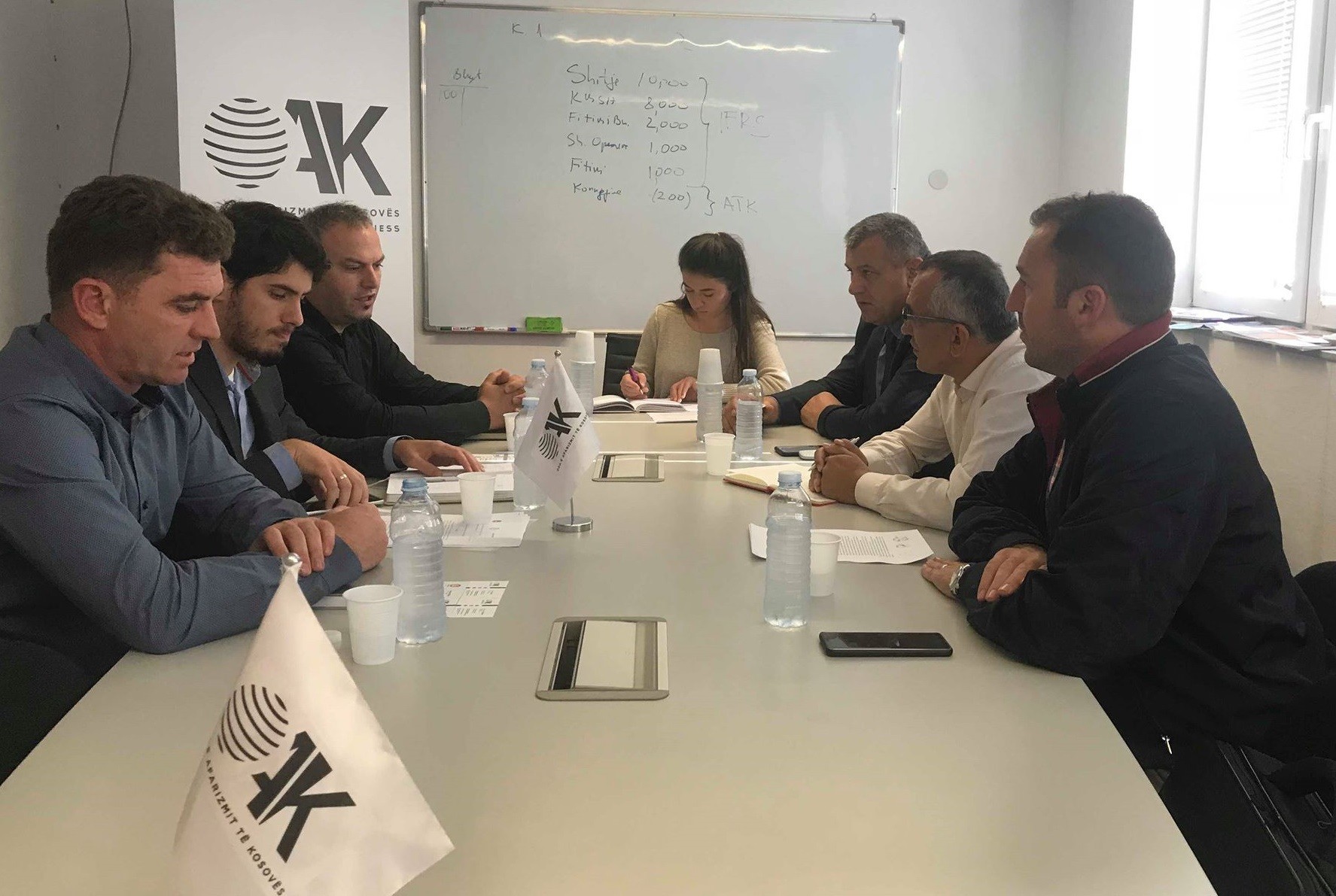 Mungesa e standardeve në shërbimet publike problem për bizneset