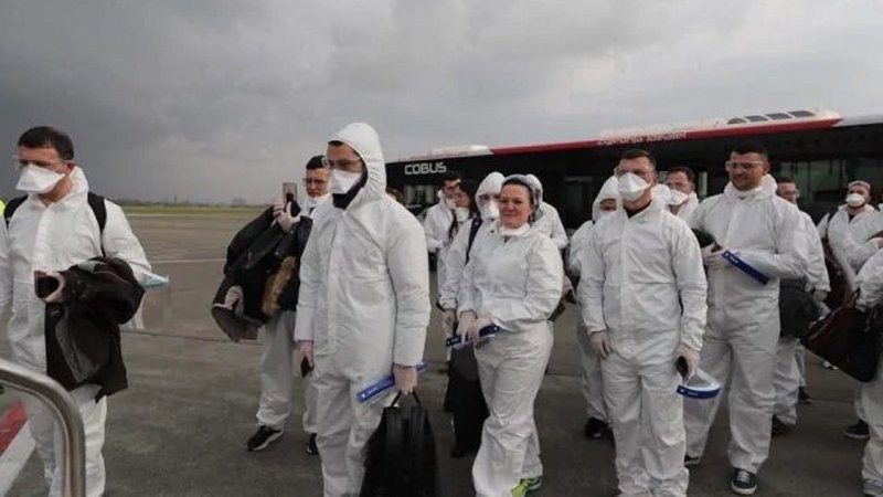 Mjekët dhe infermierët shqiptarë mbyllin misionin në Itali në mënyrën më të keqe
