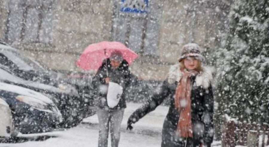 Nesër pritet të ketë reshje bore në pjesën më të madhe të territorit