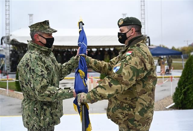 Gjeneralmajor Kajari ia dorëzonë komandën e KFOR-it gjeneralmajor Ristuccia