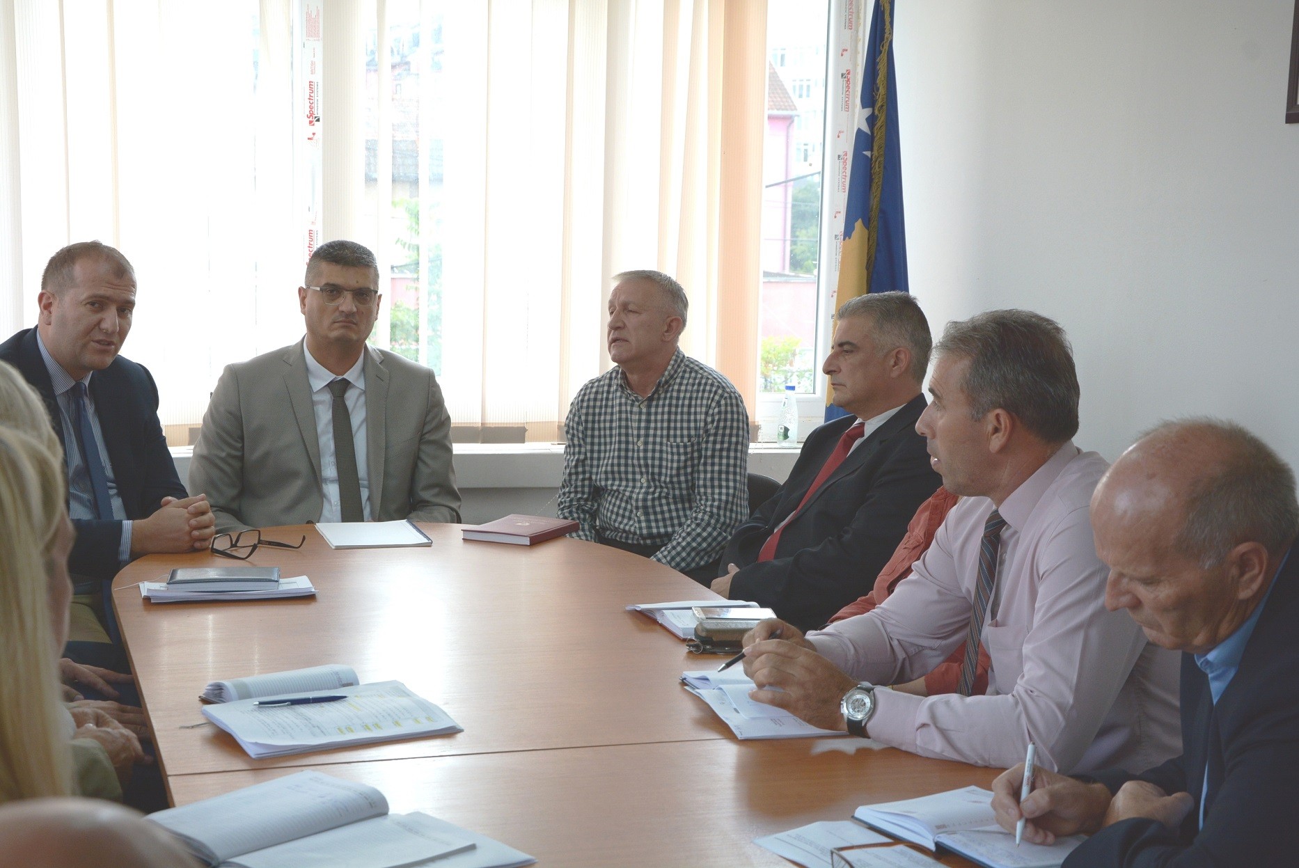 Ministri Rikalo prezanton iniciativën për bashkëpunim me shërbimin civil