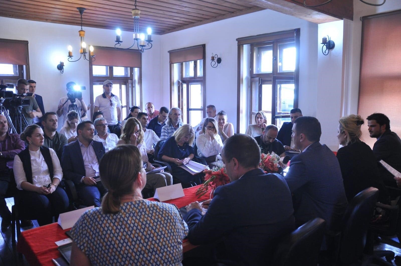 Nënshkruhet marrëveshja për restaurimin e Qendrës Historike të Prizrenit