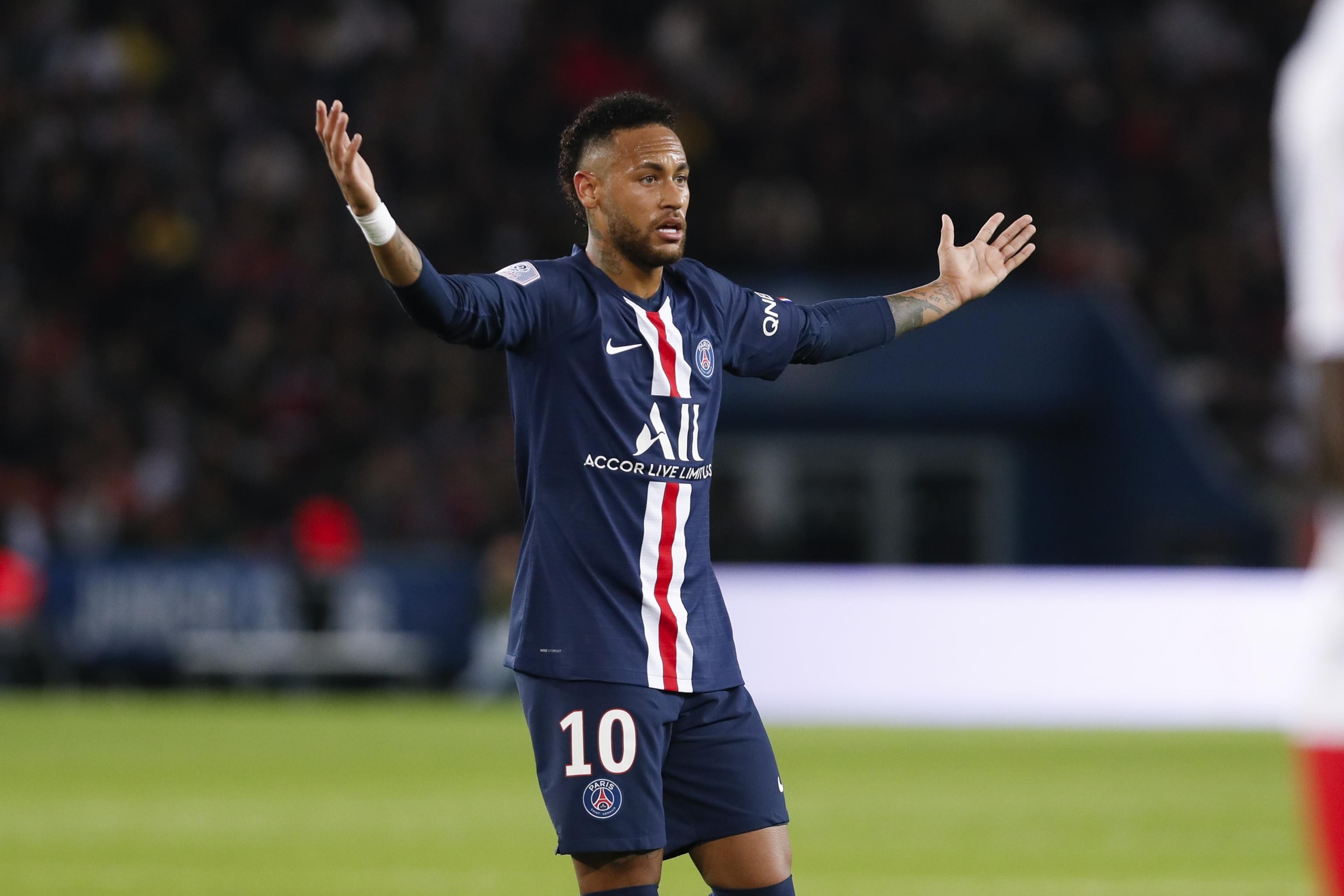 Neymar pritet të nënshkruaj kontratë të re me PSG-në