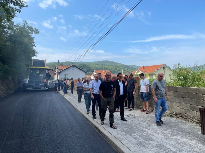 Nis asfaltimi i rrugës kryesore në Pogragjë