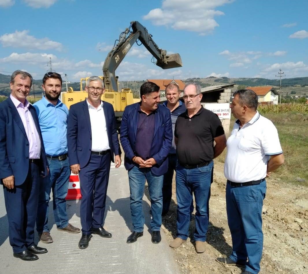 Nis ndërtimi i rrugës në Cernicë e Përlepnicë dhe i tetë rrugëve në Gjilan